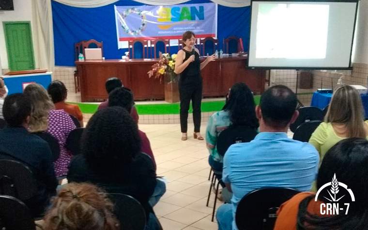 Read more about the article Conselheira do CRN-7 ministra palestra sobre equipamentos de segurança alimentar e nutricional para gestores públicos em Ulianópolis