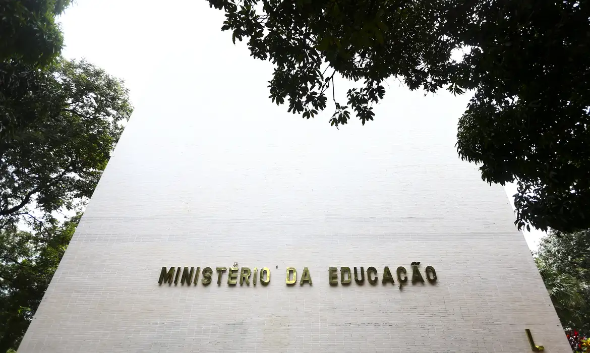 Leia mais sobre o artigo Governo divulga lista com cursos de Nutrição semipresenciais autorizados pelo MEC; confira
